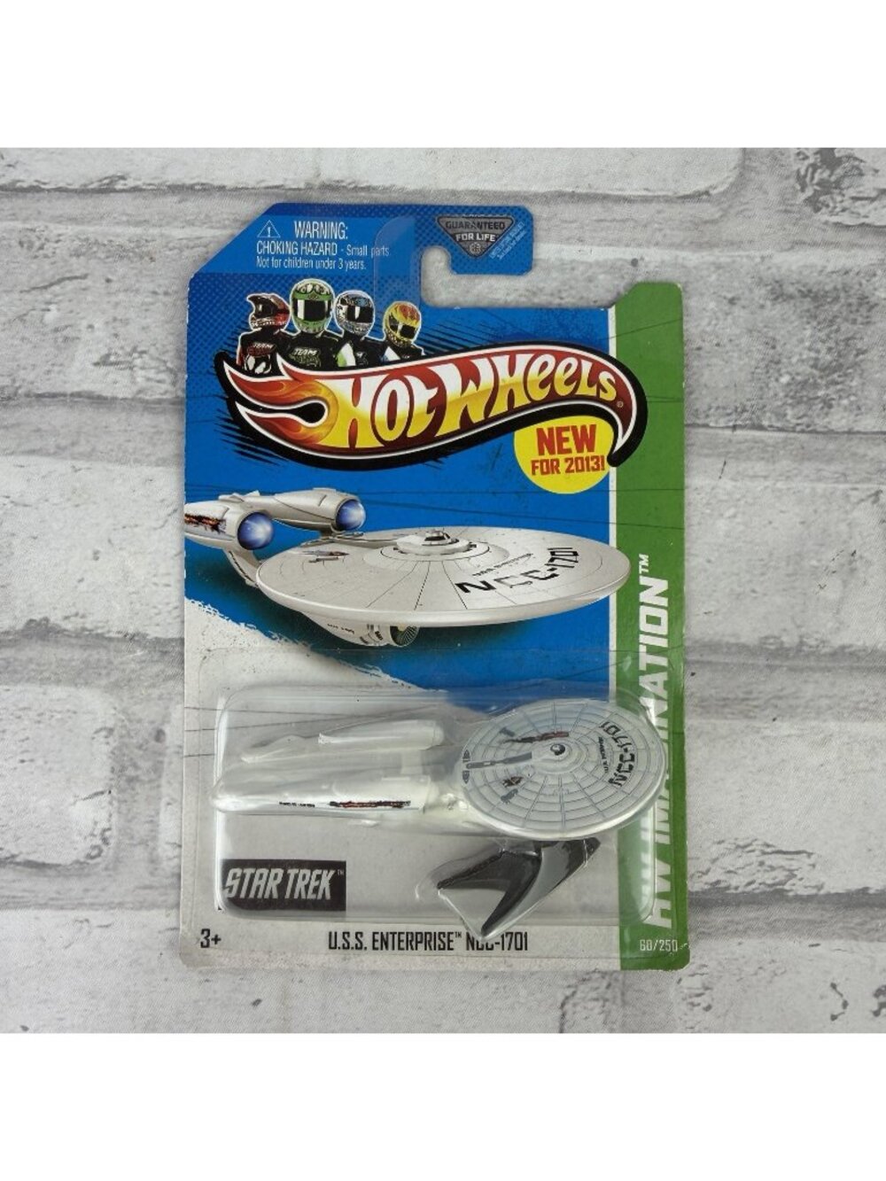 Hot Wheels 2013 STAR TREK U.S.S. ENTERPRISE NCC-1701 Spaceship NEW